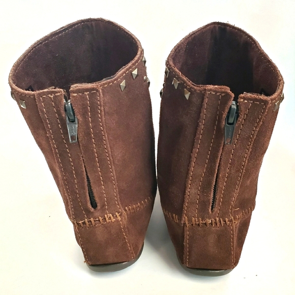 Minnetonka Moccasin Boots Shoes Genuine Leather Women size 7 NWOT - Picture 9 of 12